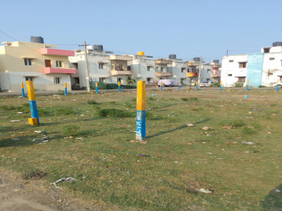600 - 1200 Sqft Land for sale in Sri Radha Nagar