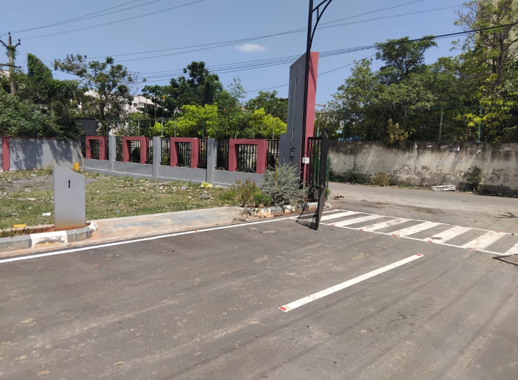 Commercial Land for sale in Siruseri