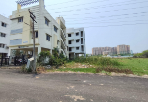 Land for sale in Perumbakkam