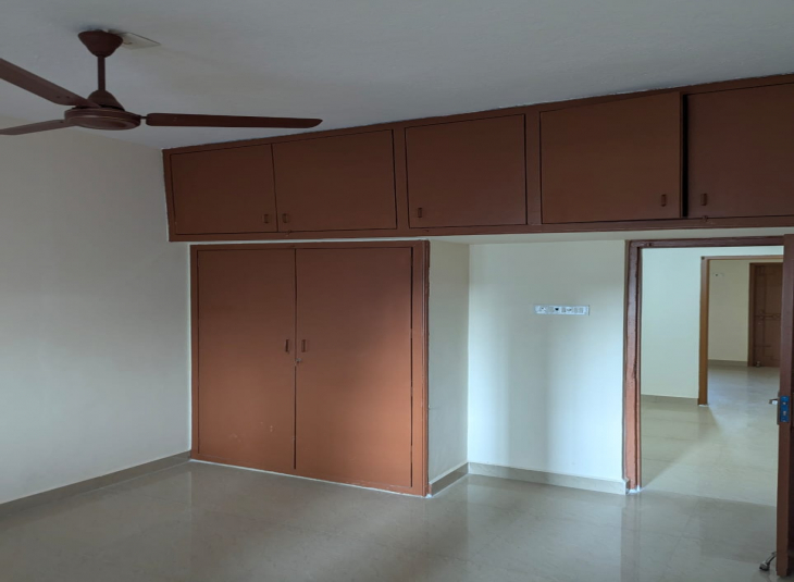 925 Sq.Ft,  Commercial Office / Space