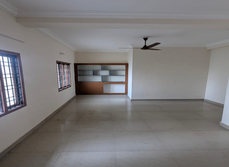 925 Sq.Ft,  Commercial Office / Space