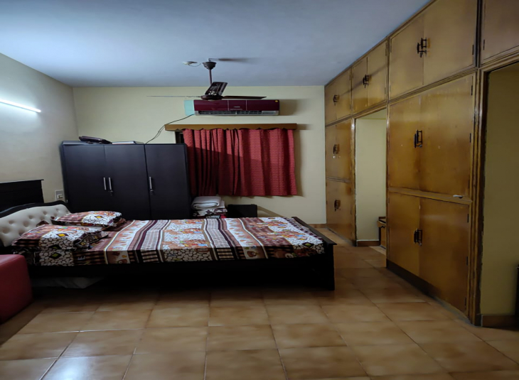 1000 Sq.Ft,  Commercial Office / Space