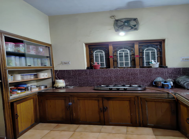 1000 Sq.Ft,  Commercial Office / Space