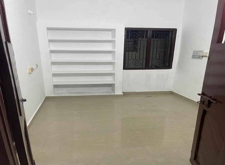 1000 Sq.Ft,  Commercial Office / Space