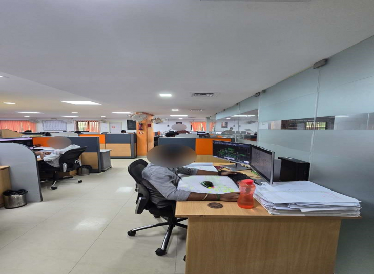 8900 Sq.Ft,  Office Complex