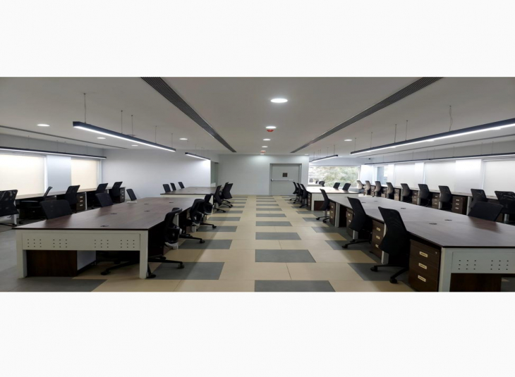 7800 Sq.Ft,  Commercial Office / Space