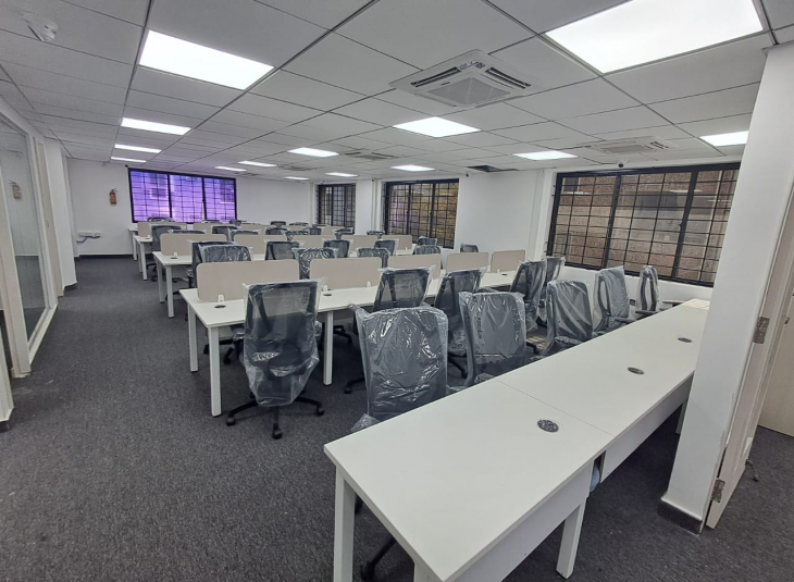 4000 Sq.Ft,  Commercial Office / Space