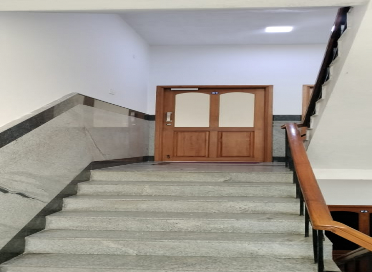 1350 Sq.Ft,  Commercial Office / Space