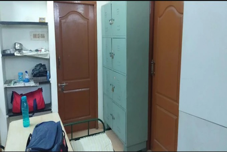  PG Accomodation in Royapettah