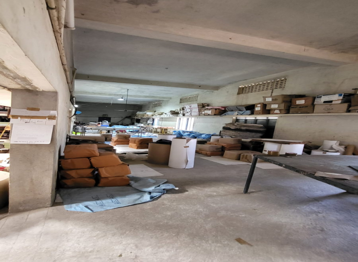 6000 Sq.Ft,  Commercial Office / Space