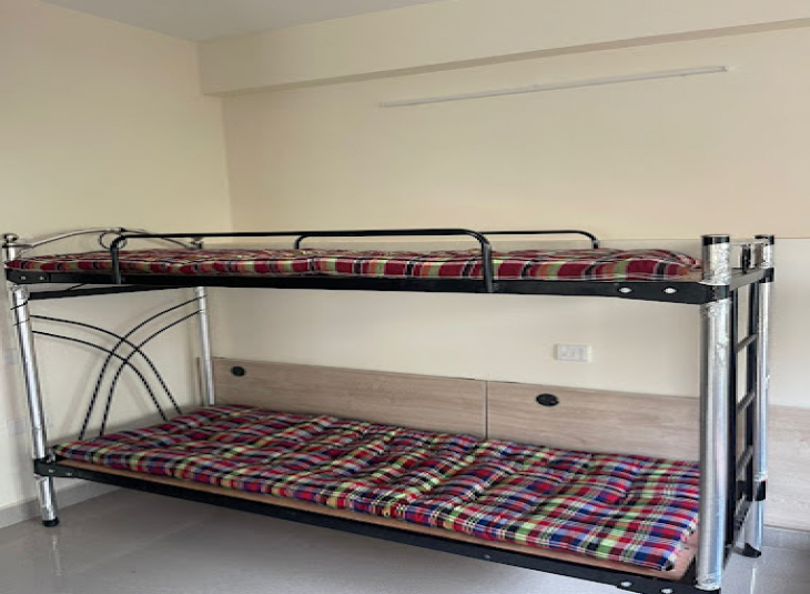 Lucky Mens Hostel , PG Accomodation in Velachery