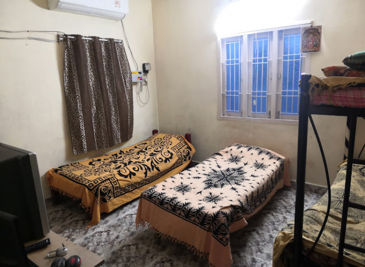 Royal Comfort Mens PG Hostel, PG Accomodation in Vadapalani