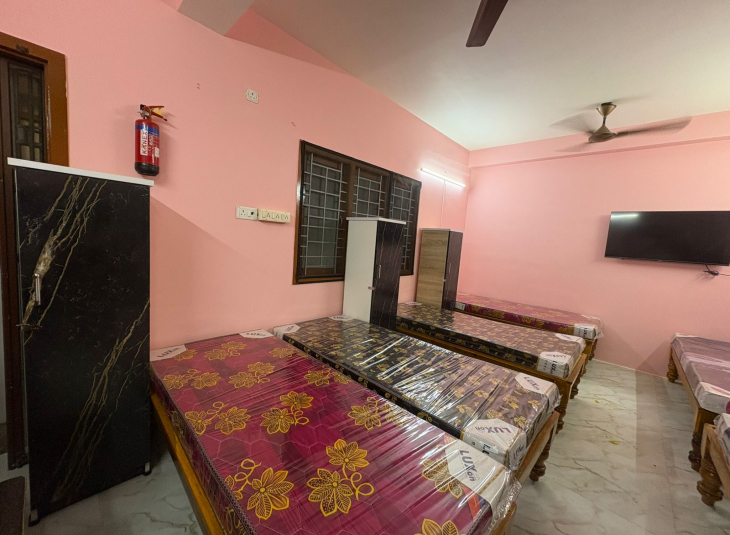 SK , PG Accomodation in Virugambakkam