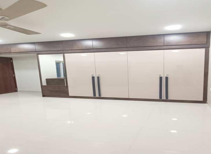 1300 Sq.Ft, 3 BHK Flats For Rent in Valasaravakkam