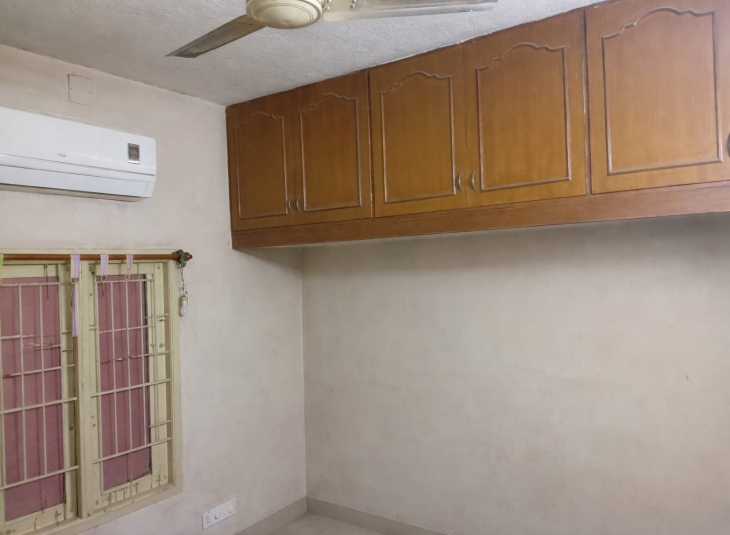 1000 Sqft, 2 BHK Apartments Flats in Velachery For Rent