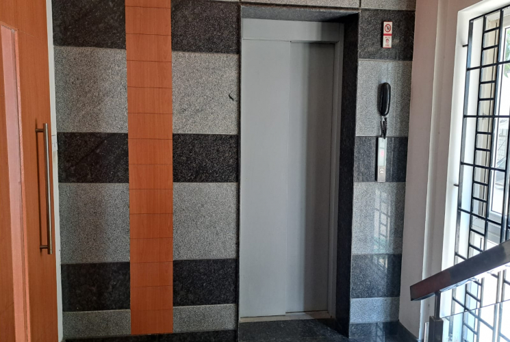 2900 Sq.Ft, 4 BHK Flats For Rent in Anna Nagar