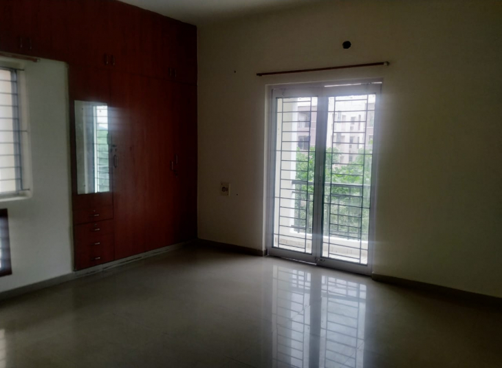 1400 Sq.Ft, 3 BHK Flats For Rent in Nolambur