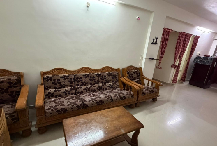 1235 Sq.Ft, 3 BHK Flats For Rent in Thalambur