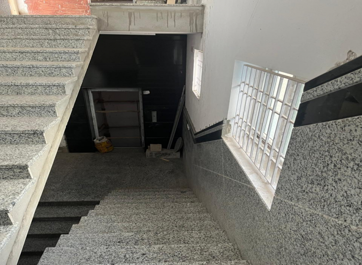 1250 Sqft, Commercial Building in Parrys