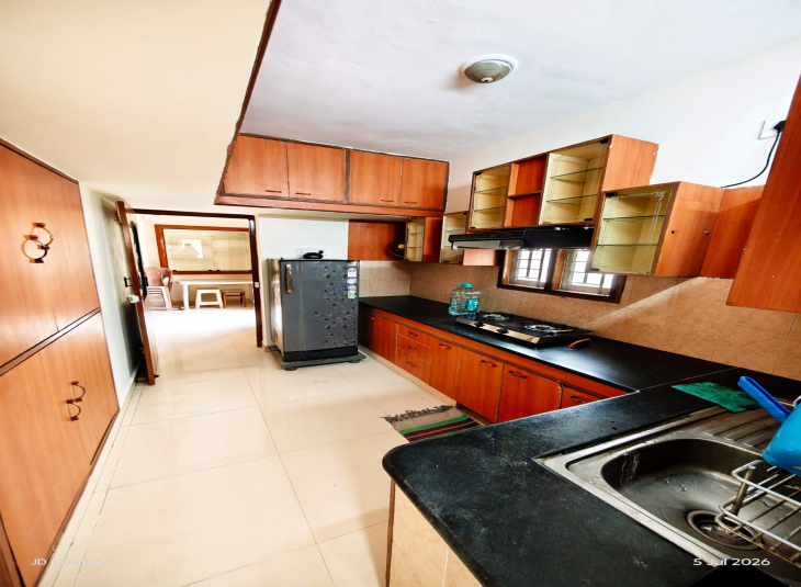 1450 Sq.Ft, 3 BHK Flats For Rent in Saligramam