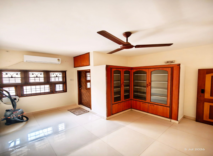 1450 Sq.Ft, 3 BHK Flats For Rent in Saligramam